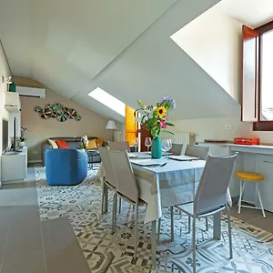  Apartamento Renovated Penthouse Duomo & Via Torino