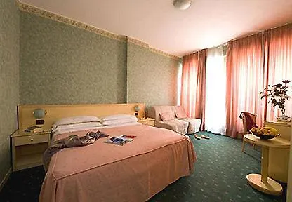 ***  Hotel Teco Милан Италия