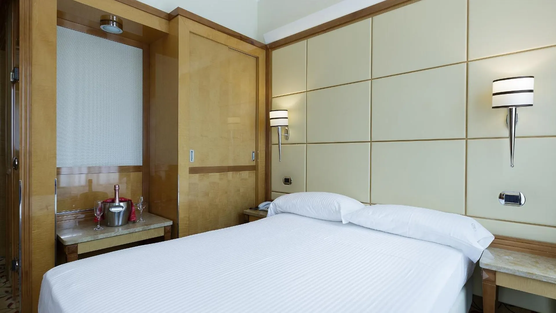 Hotel Teco Μιλάνο 3*,  Ιταλία